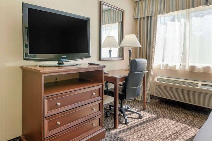 Room 9 of 42