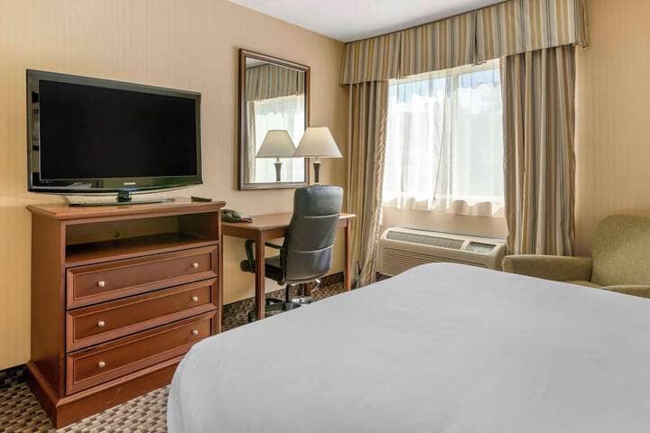 Room 7 of 42